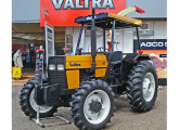 Valtra 685, um dos três tratores "básicos" da marca que permaneceram equipados com motor MWM; a imagem é da Expointer 2007 (foto: LEXICAR).