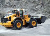 Volvo L180, também de 2026.