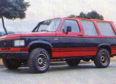 Picape Chevrolet C-10 transformada em caminhonete, em 1988, pela paulistana Versát'1.