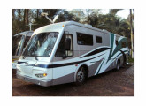 Motor-home Vettura de 1995 sobre plataforma Mercedes-Benz O-364, à venda no sítio da empresa em 2011; os faróis não são originais, assim como a pintura artística. 