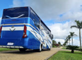 O motor-home anterior em vista traseira.