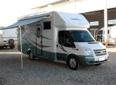 Light, motor-home sobre chassi-cabine Ford Transit.