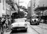 Outro lotação Magirus-Vieira carioca; fotografado em 1960 em direção ao Túnel Velho, trafegava pela rua Siqueira Campos, então ainda em mão dupla, com linhas de bonde e pavimentada com paralelepípedos (fonte: Ivonaldo Holanda de Almeida / Arquivo Nacional).  