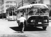 Lotação Vieira-LP da empresa carioca Transportes Helena, na linha Lapa-Leblon em junho de 1960 (fonte: Marcelo Prazs / Arquivo Nacional).