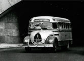 Lotação Magirus com carroceria Vieira, fotografado em fevereiro de 1959 à saída do Túnel Novo, em Copacabana, Rio de Janeiro (fonte: Arquivo Nacional). 