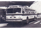 A seguir, três gerações de ônibus elétricos no sistema de transporte público de Araraquara (SP), todos elas com componentes elétricos fornecidos pela Villares; nesta foto, trólebus Grassi de 1958, ainda em operação mais de 20 anos depois.