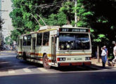 Trólebus Villares com chassi Scania e carroceria Caio fornecido à operadora pública de Ribeirão Preto (SP) na década de 80 (foto: Allen Morrison; fonte: Ivonaldo Holanda de Almeida).