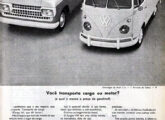 "Você transporta carga ou motor?": mais uma propaganda (esta de abril de 1963) confrontando a Kombi com as picapes concorrentes.