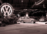 O grande espaço ocupado pela Volkswagen no III Salão, em 1962 (fonte: Jorge A. Ferreira Jr. / Anfavea). 