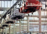 Já na década de 60 era monumental a estrutura da linha de montagem da Volkswagen brasileira (fonte: Manchete).