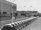 Frota de sedãs VW fornecida em outubro de 1964 para a Polícia Rodoviária de São Paulo (fonte: Automóveis & Acessórios).