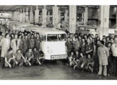 Em 1973 a Volkswagen produziu seu bimilionésimo veículo no Brasil - uma Kombi (fonte: Jorge A. Ferreira Jr.).
