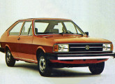 O Passat chegou a 1979 com nova dianteira.    