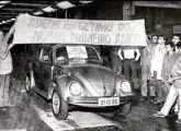 31 de outubro de 1986: deixa a linha de montagem o último Fusca fabricado no Brasil (fonte: Alexandre Gromow / MIAU).