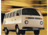 Kombi Standard 1995: note o rebaixo nas portas dianteiras, inexistente nas versões anteriores.