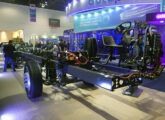 Chassi para fretamento e transporte de média distância B360 4x2, também presente na feira (foto: LEXICAR).