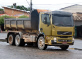 Basculante VM 6x2 emplacado em Camocim (CE), fotografado em junho de 2025 (foto: LEXICAR).