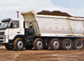 FM 10x4, com os três primeiros eixos direcionais, lançamento da Fenatran 2007.   