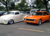 Hot rod a partir de picape Chevrolet 1949 e customização de Chevrolet Opala 1975, duas criações Walhot de 2013. 