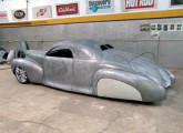 Lincoln Zephyr 1940, fotografado em 2013, com carroceria em fase de conclusão.