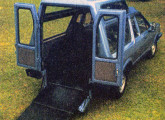 Também de 1985 é este Ford Pampa com acesso para cadeiras de rodas.   