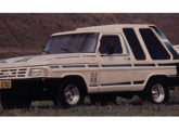 Cabine-dupla Ford 1989: pela primeira vez a Walk estiliza totalmente a frente de um de seus modelos (fonte: Jorge A. Ferreira Jr.).