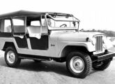 Fotografia oficial da Willys para o Jeep 101 quatro-portas de 1965.