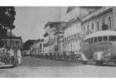 Zepelim da Viação Sul Americana fotografado na praça D. Pedro I, no centro de Belém, na década de 50 (fonte: portal Belém Antiga)