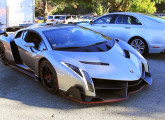 Réplica do Lamborghini Veneno (o original, quando lançado em 2013, tornou-se o automóvel mais caro do mundo).