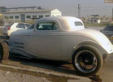 Ford 1933 como hot rod Hi-boy.