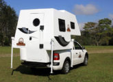 Picape VW Saveiro equipada com Mini Camper De Luxe.