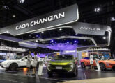 No final de 2025 a CAOA passou a representar no Brasil a marca chinesa Changan, anunciada no Salão do Automóvel como CAOA Changan (foto: Renato Durães / autoesporte.globo).
