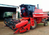 Colheitadeira Massey Ferguson MF 3640.