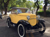 Simpática réplica do Ford Modelo B, de 1932.