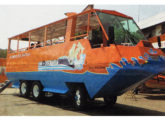 Protótipo do ônibus anfíbio mandado construir pela operadora turística carioca Duck Tour, em 2012 (foto: O Globo).