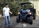 O primeiro transportador agrícola Roocalex e seu jovem criador.