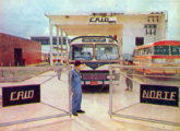 Fábrica Caio Norte em 1972: preparando-se para sair, um Mercedes-Benz com motor traseiro semelhante ao da imagem anterior.