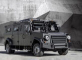 Outro modelo para transporte de tropa, este em chassi não identificado.