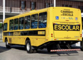 O mesmo F2500 escolar visto pela traseira.