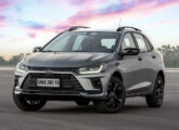 Onix Activ, também de junho de 2026: com suspensão elevada e ângulos de entrada e saída maiores, destinava-se a ser o "aventureiro" de entrada da Chevrolet.